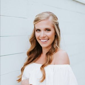 Meet your Posher, Caroline